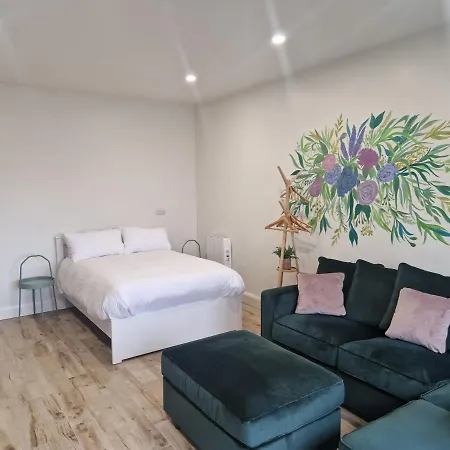 Sea View Apartment *